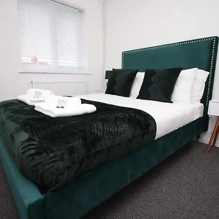 2Bedroom Home- Free Parking, Wi-Fi & Patio- Available For Long Or Short Term Bristol Exterior photo