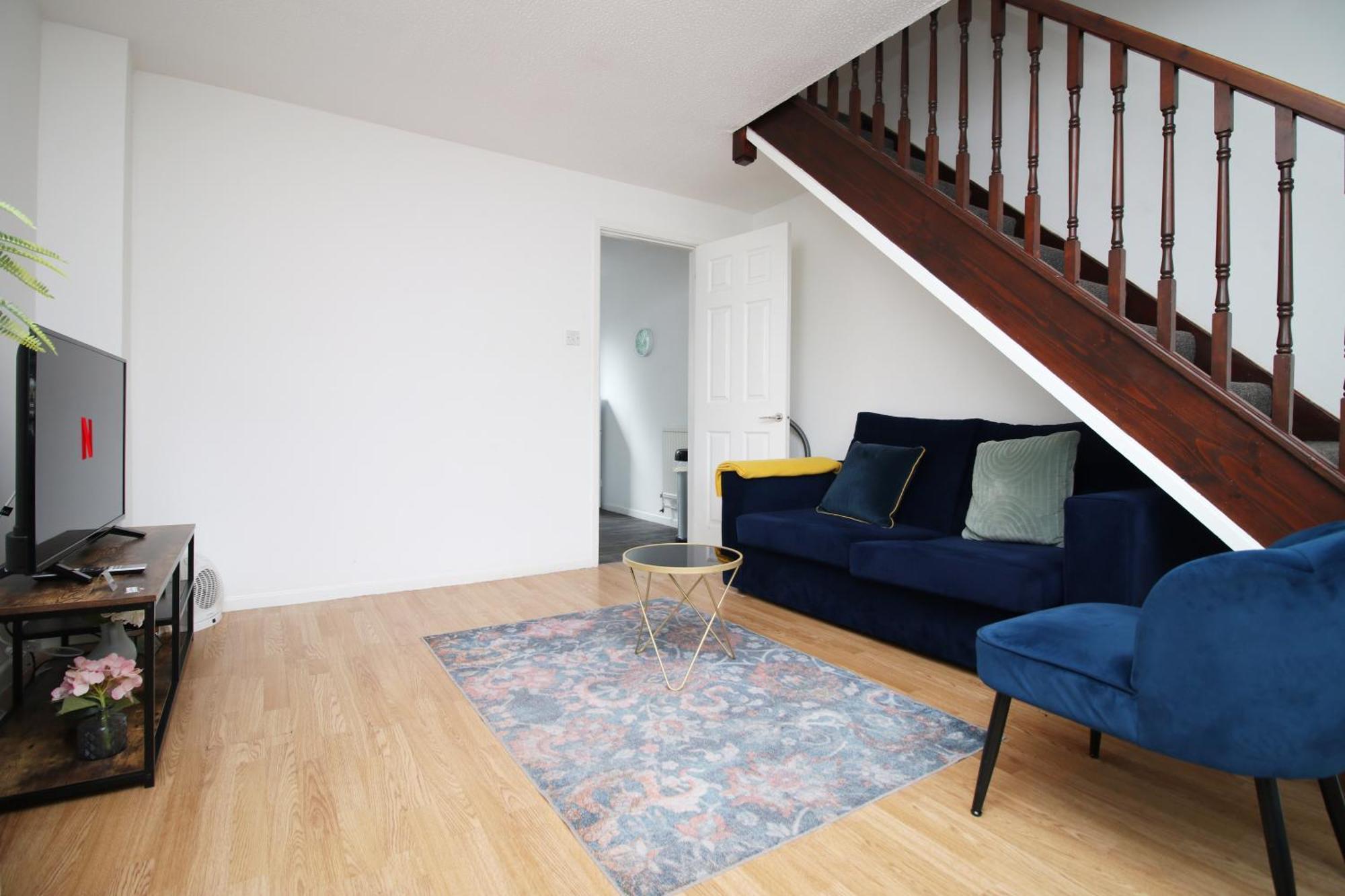 2bedroom Home- Free Parking, Wi-fi & Patio- Available For Long Or Short Term Casa vacanze